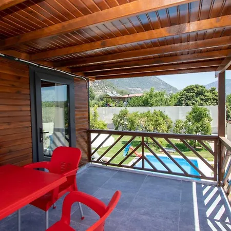 빌라 With Pool Jacuzzi And Backyard In Inlice 페티예